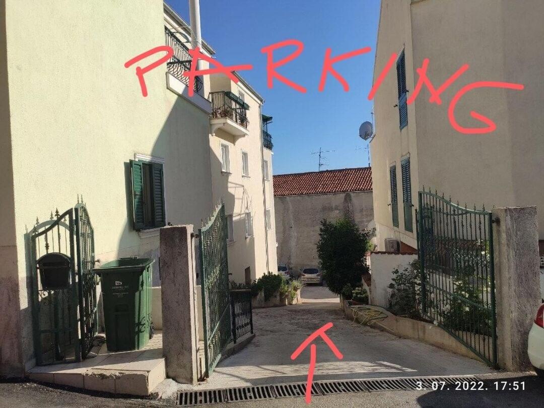 Sibenik Apartment Luaran gambar